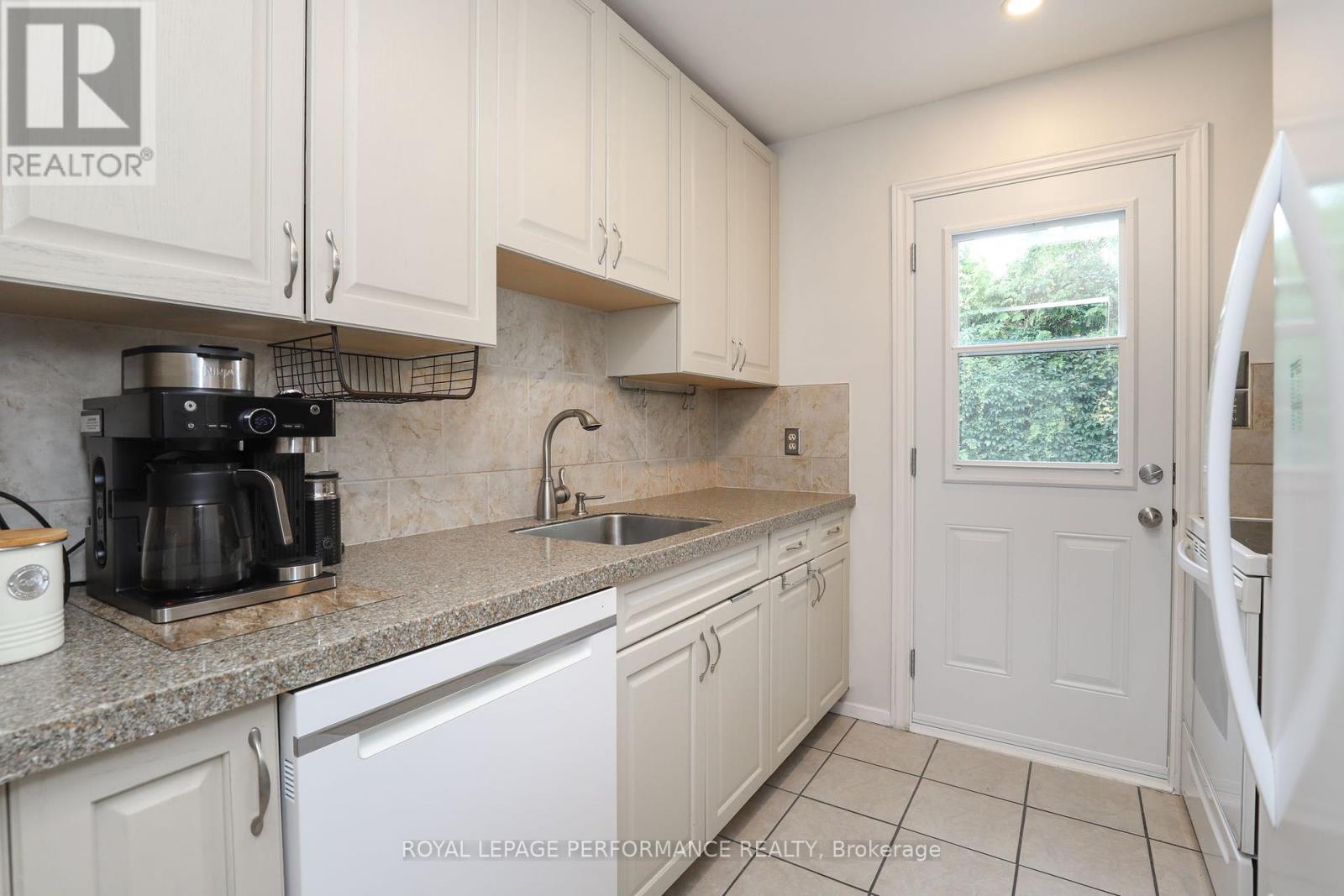 Photo 12 of A 2 Lovell Lane, Ottawa ON