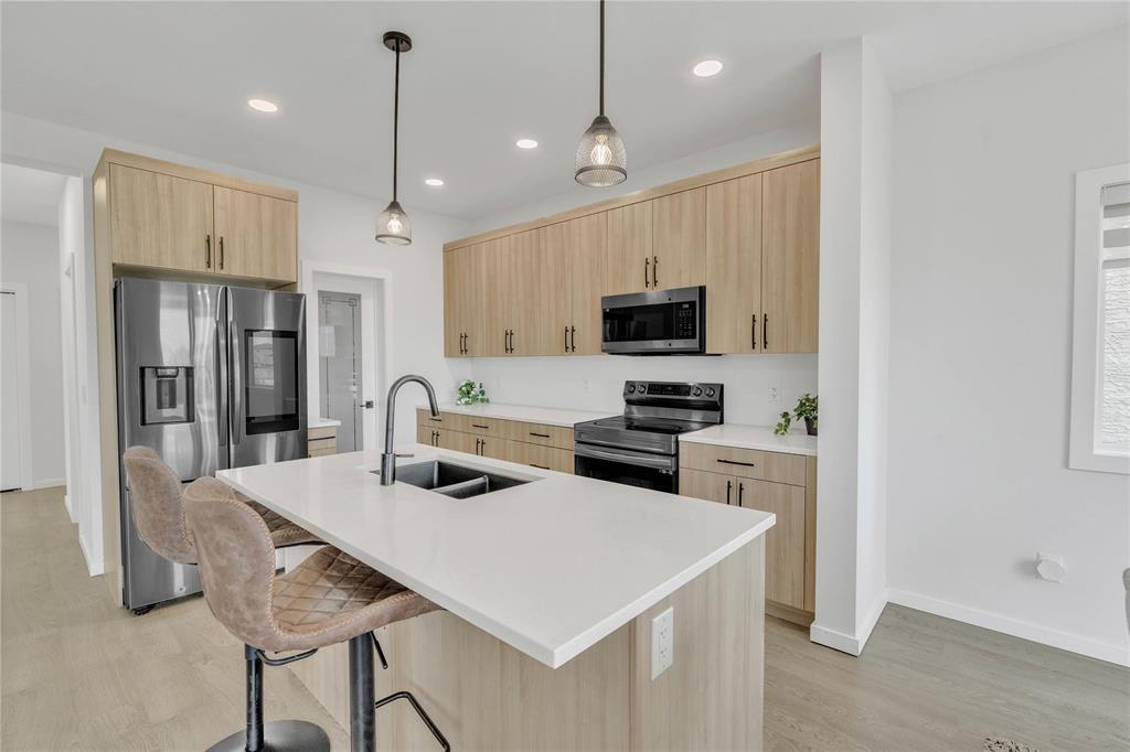 Photo 11 of 63 Mulberry Creek Drive, Winnipeg MB