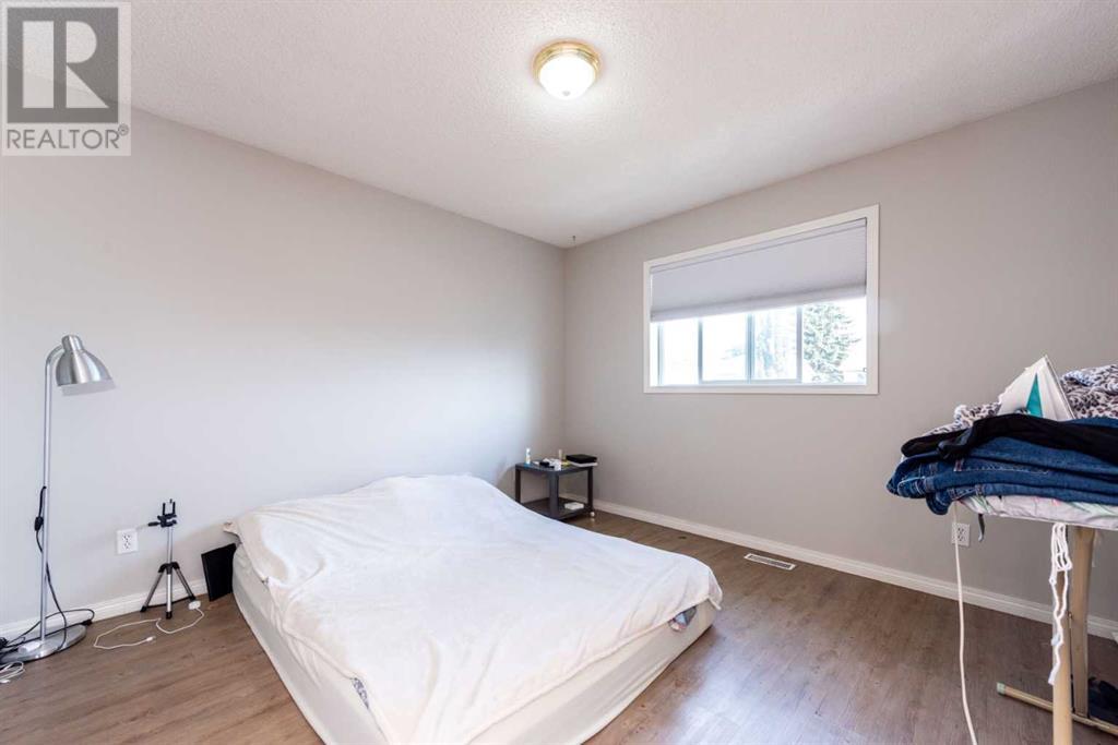 Single Family House 4 Level for Sale in  Erin Circle SE Erin Woods Calgary 