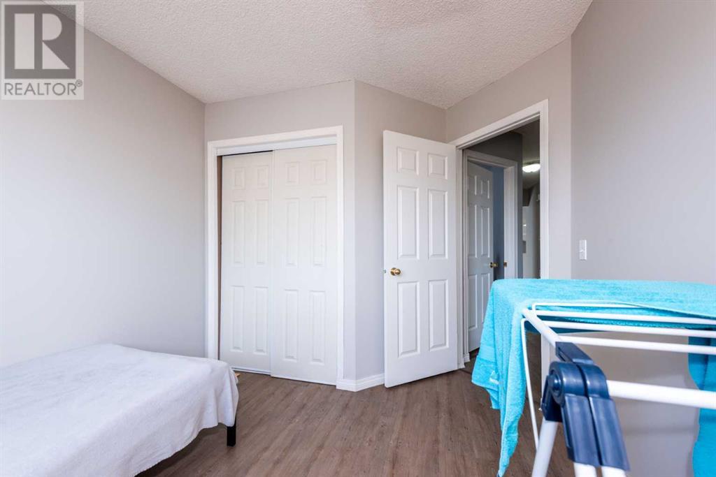 Single Family House 4 Level for Sale in  Erin Circle SE Erin Woods Calgary 