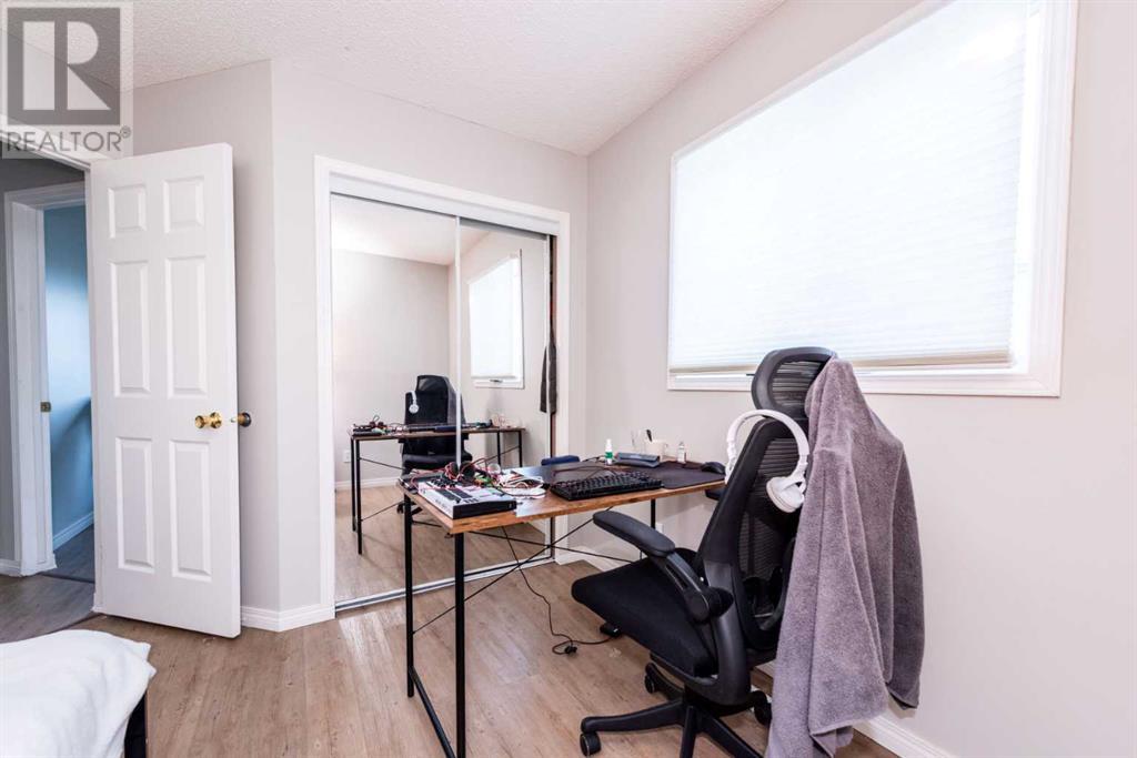 Single Family House 4 Level for Sale in  Erin Circle SE Erin Woods Calgary 