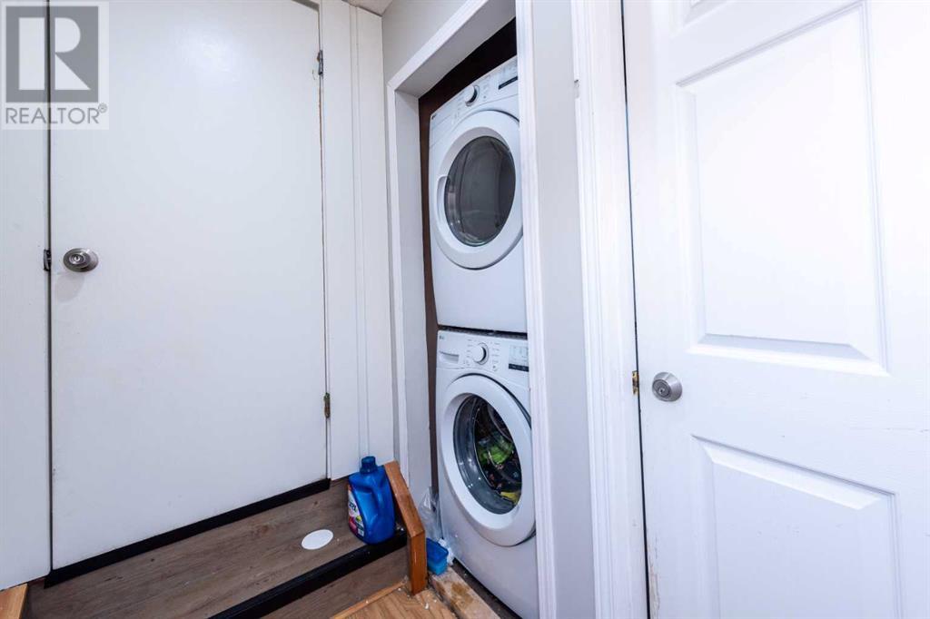 Single Family House 4 Level for Sale in  Erin Circle SE Erin Woods Calgary 