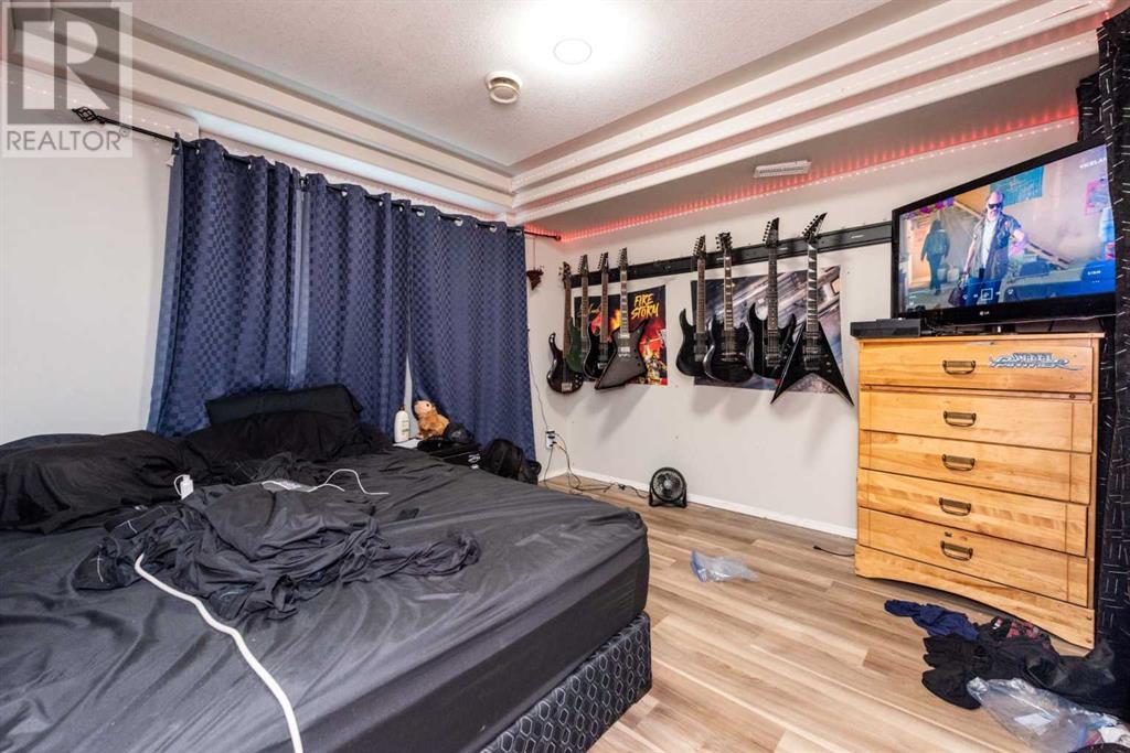 Single Family House 4 Level for Sale in  Erin Circle SE Erin Woods Calgary 