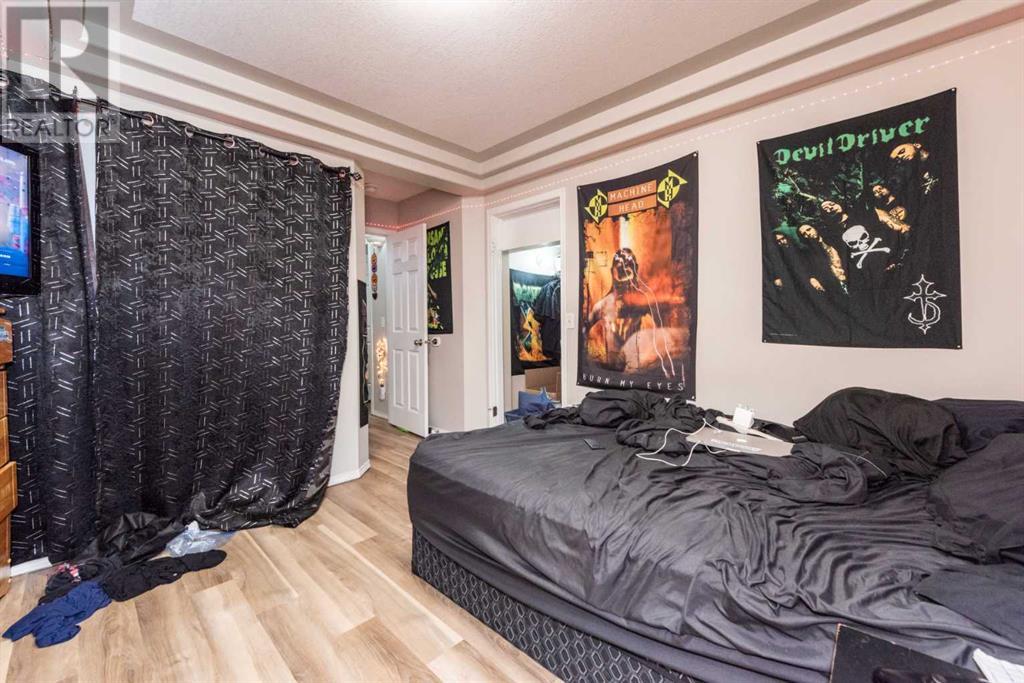 Single Family House 4 Level for Sale in  Erin Circle SE Erin Woods Calgary 
