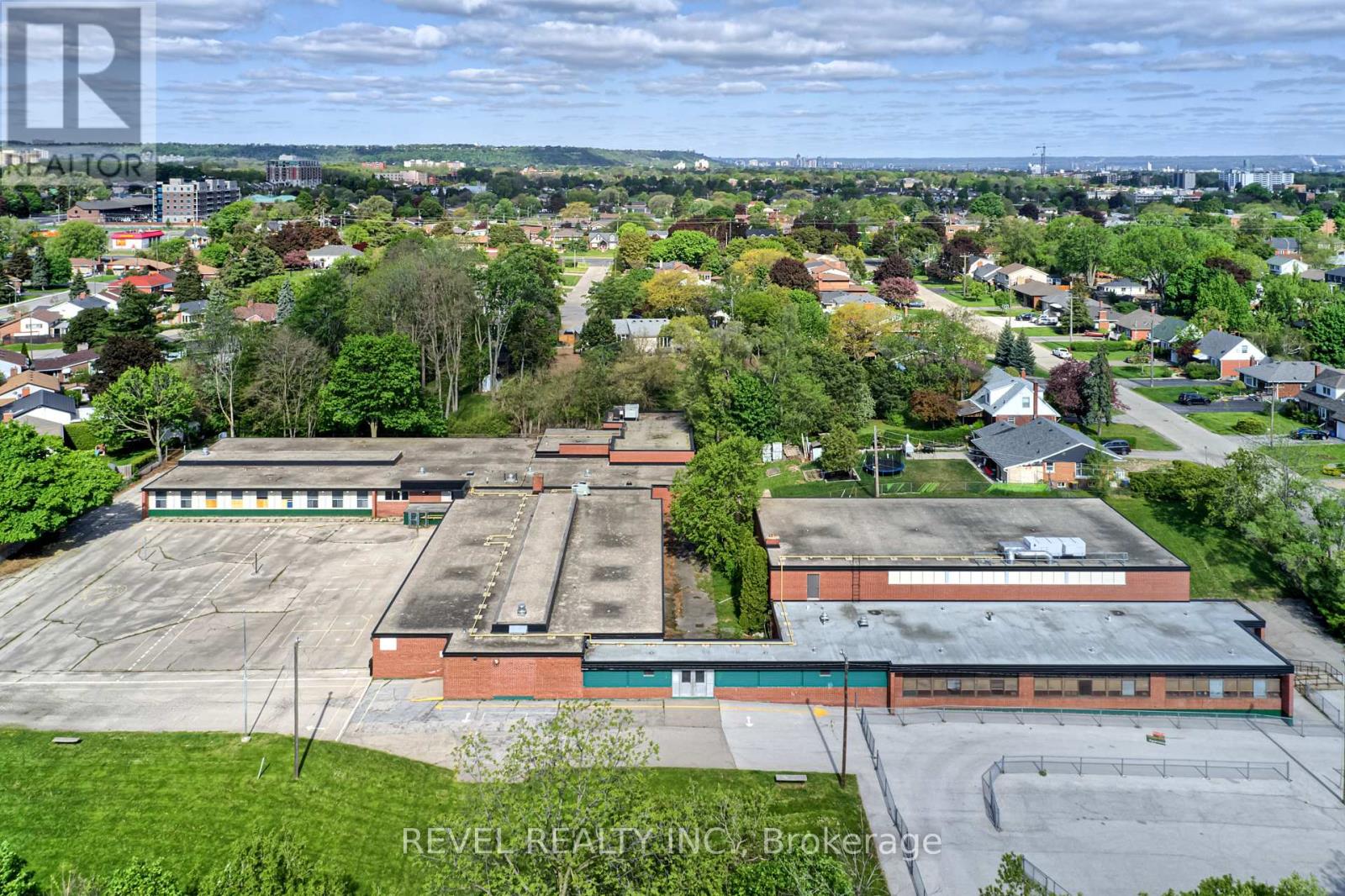 Photo 23 of 45 Randall Avenue, Hamilton ON