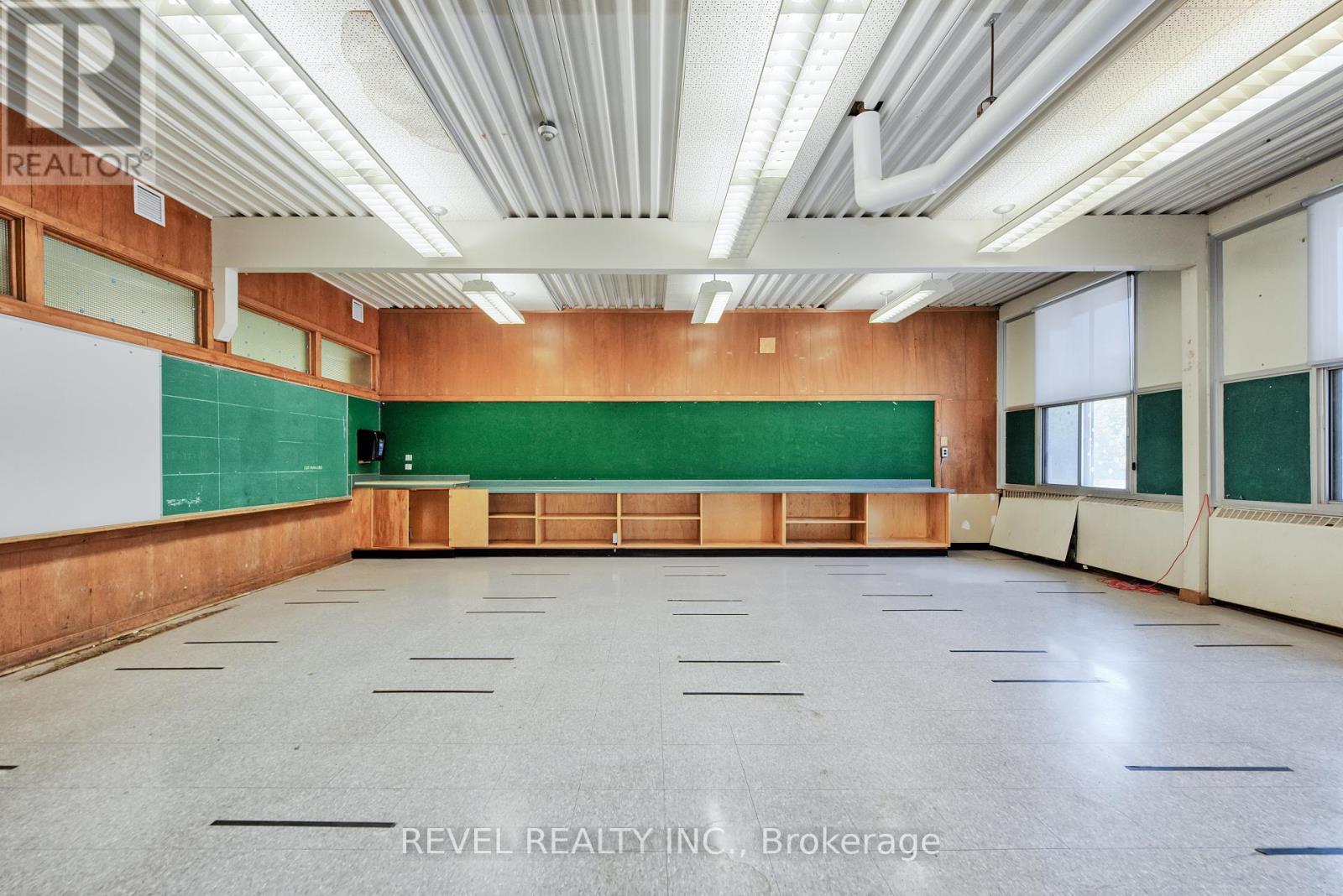 Photo 25 of 45 Randall Avenue, Hamilton ON