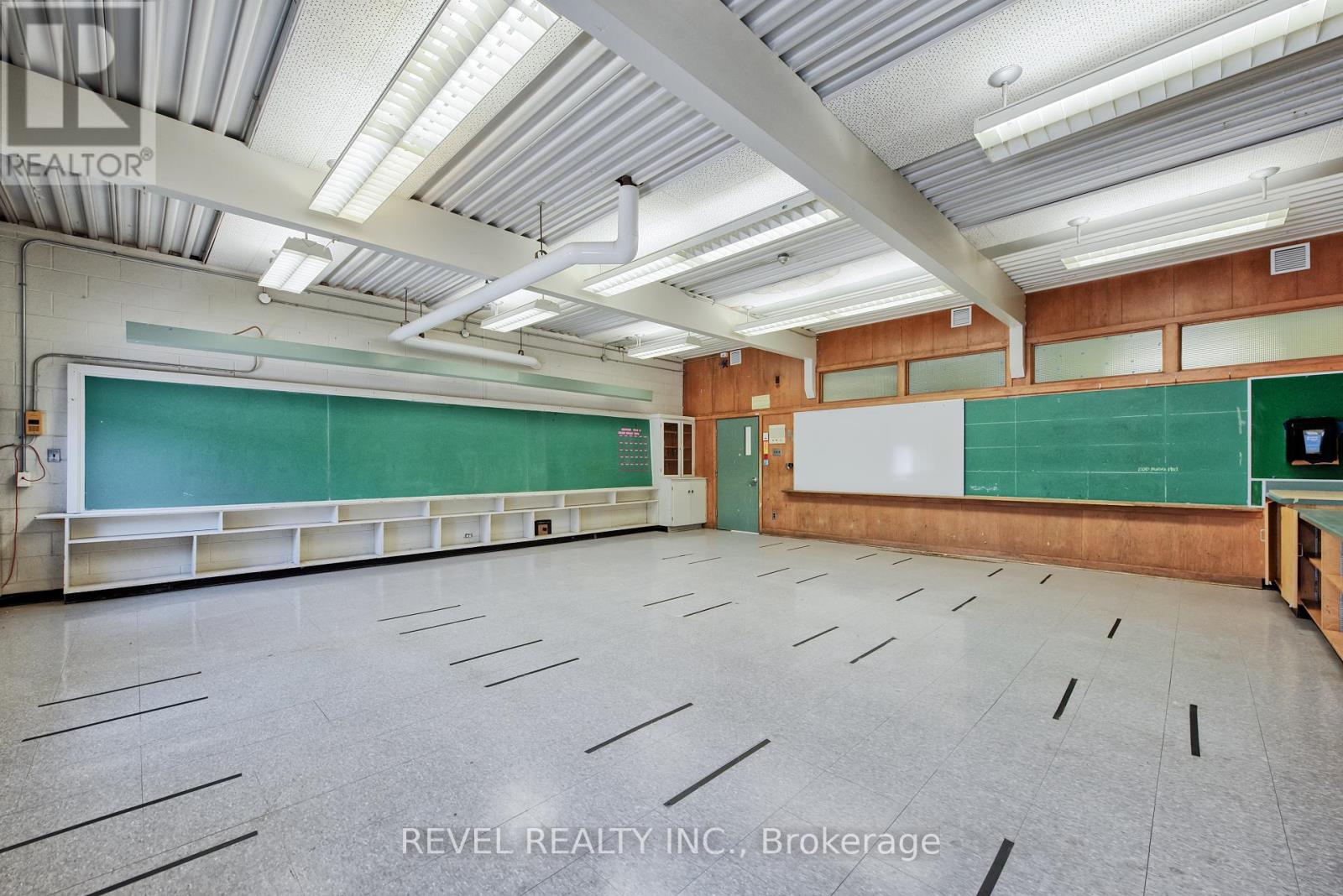 Photo 26 of 45 Randall Avenue, Hamilton ON