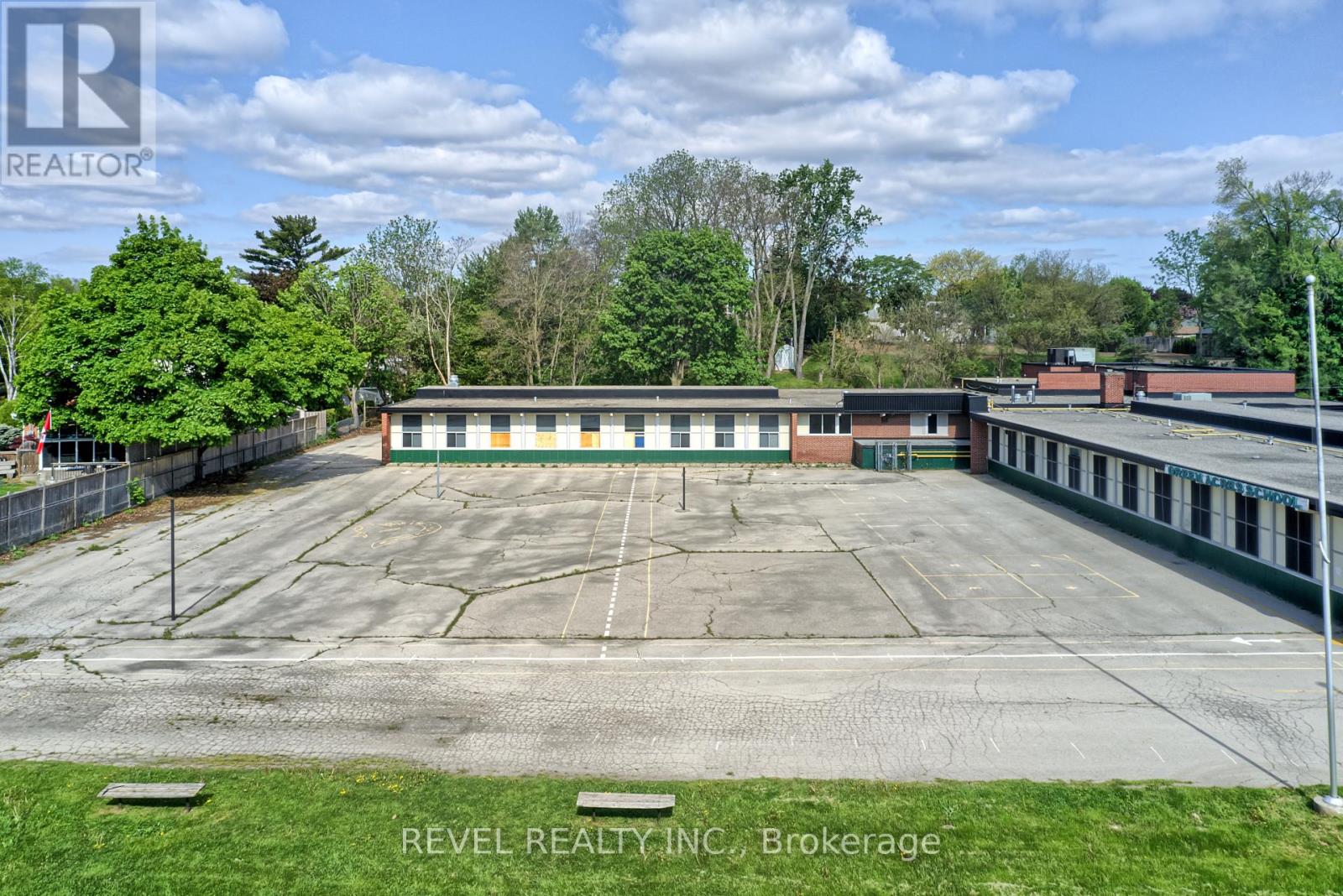 Photo 28 of 45 Randall Avenue, Hamilton ON
