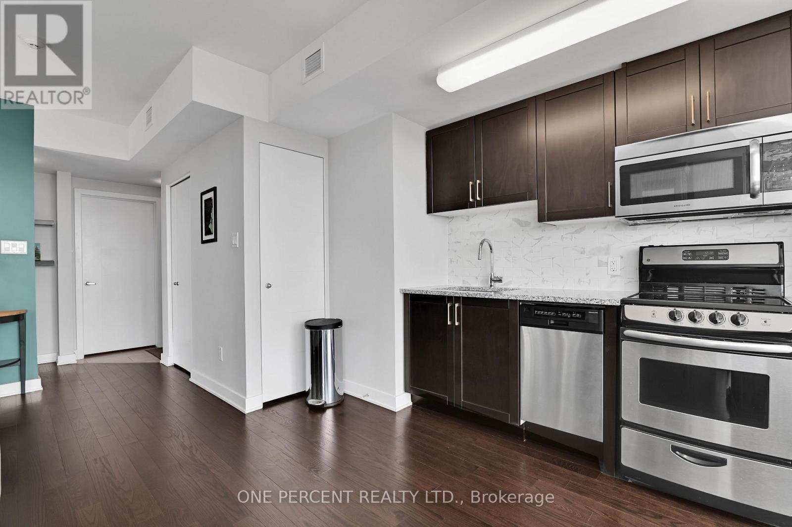 Photo 4 of 1905 40 Nepean Street, Ottawa ON