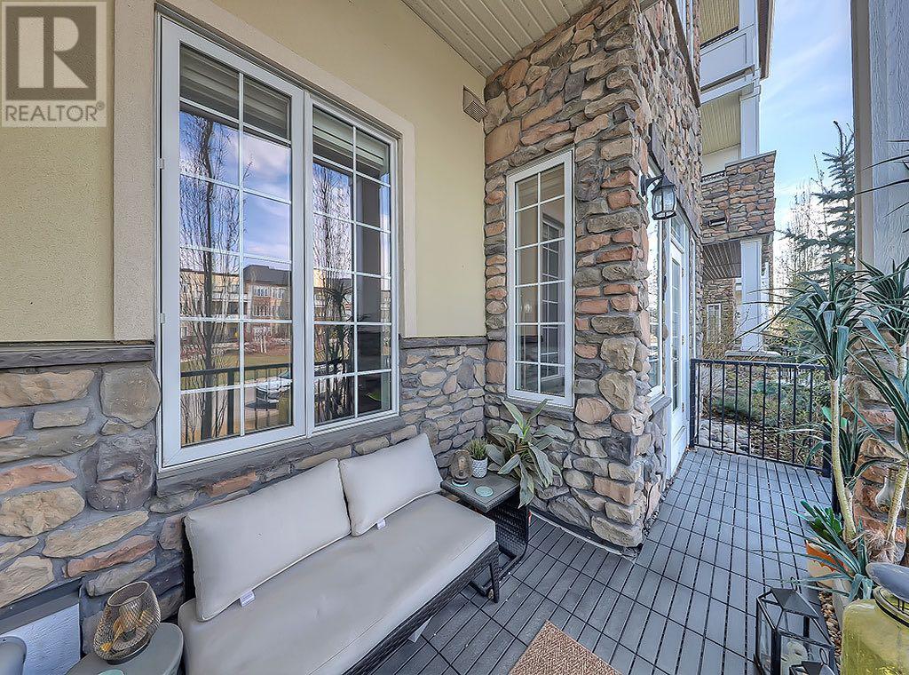 Single Family House for Sale in   Quarry Gate SE Douglasdale/Glen Calgary 