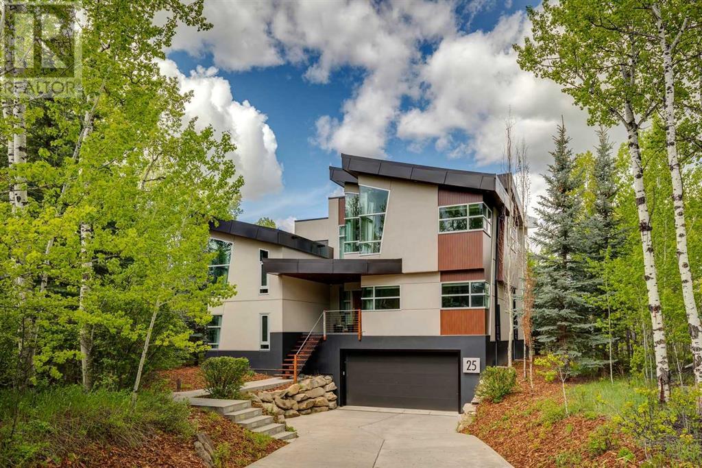 25 Posthill Drive SW, Calgary, Alberta