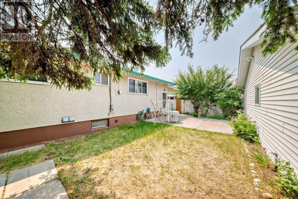 Single Family House Bungalow for Sale in  Avonlea Place SE Acadia Calgary 