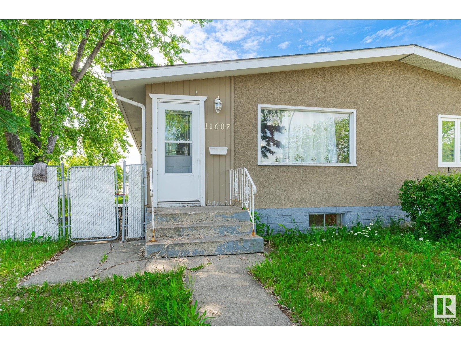 11607 137 AV NW - Image 1