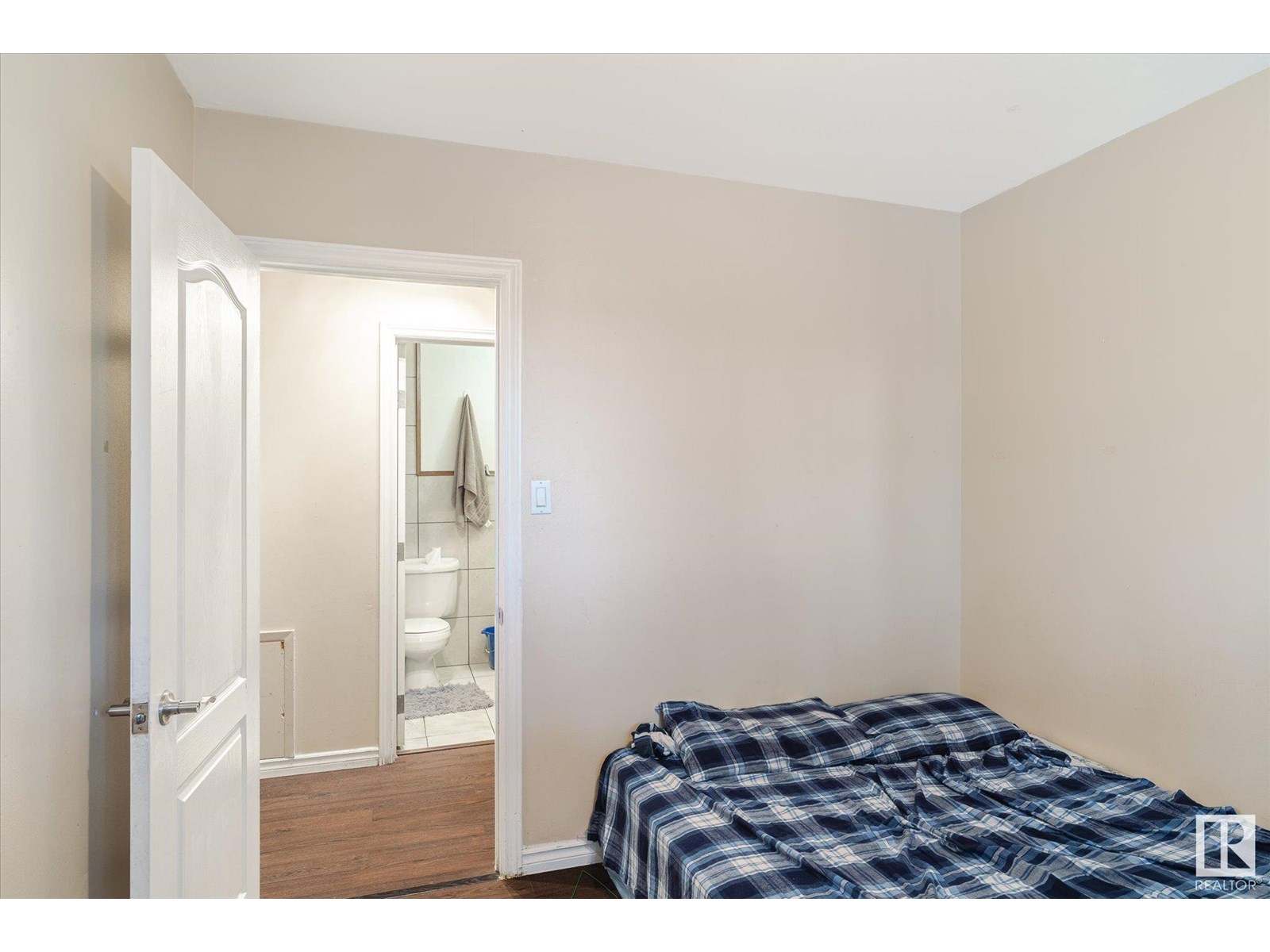 11607 137 AV NW - Image 14