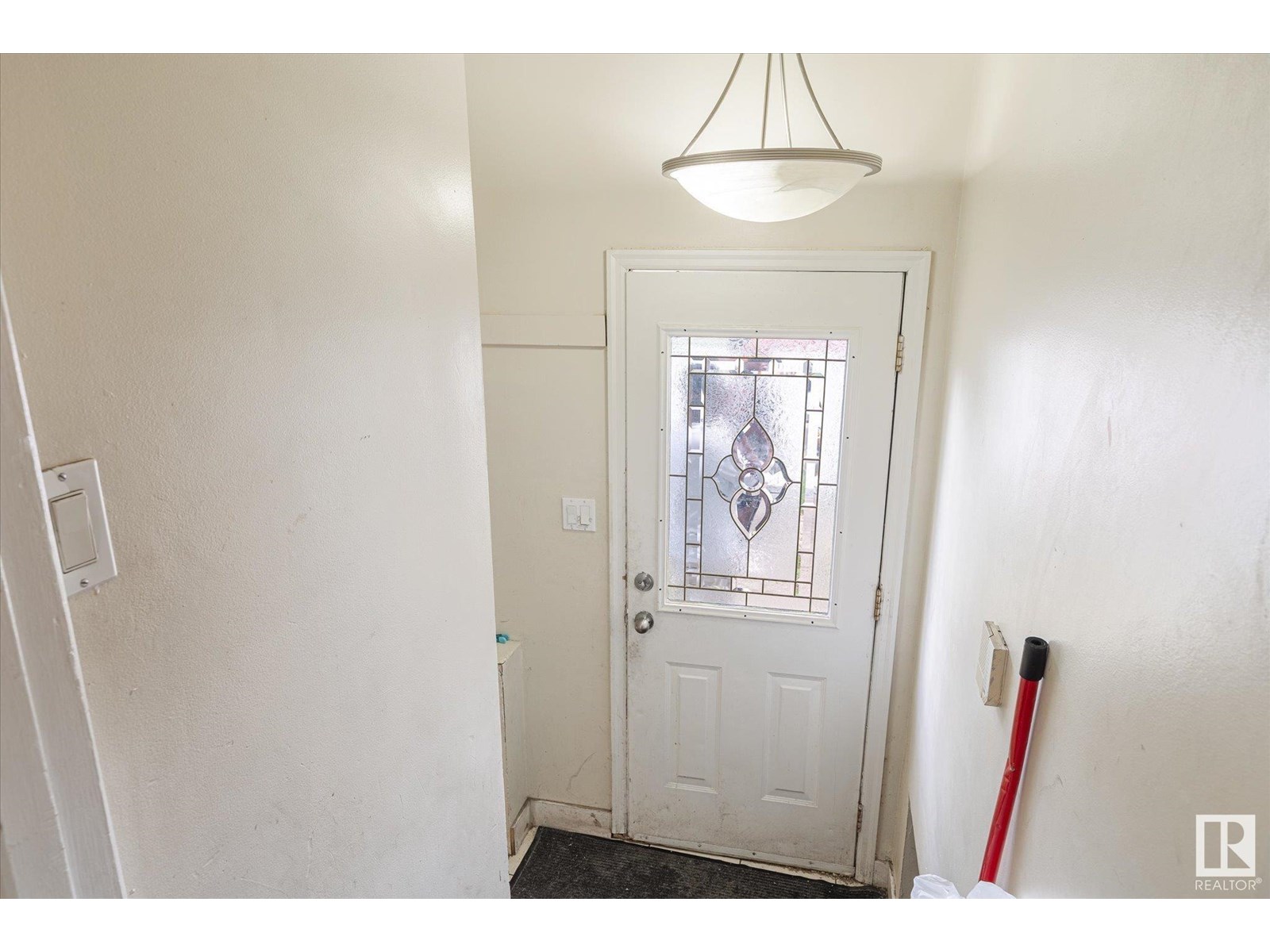 11607 137 AV NW - Image 17