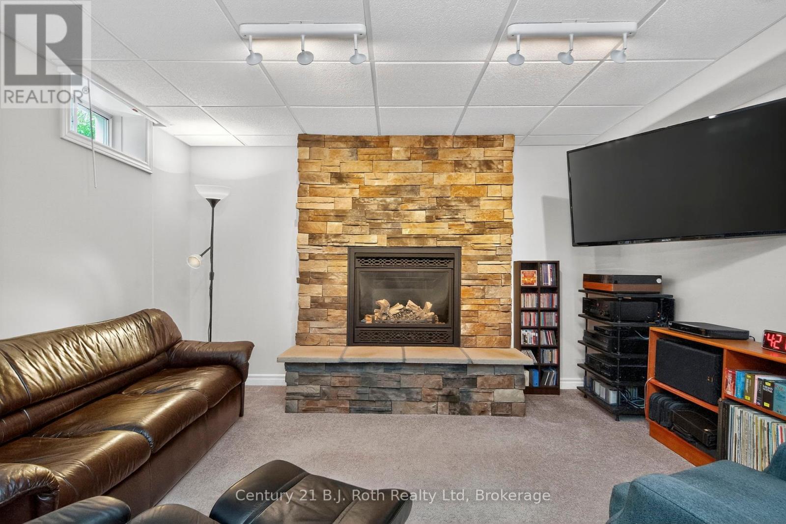 Photo 36 of 997 Whitney Crescent, Midland ON