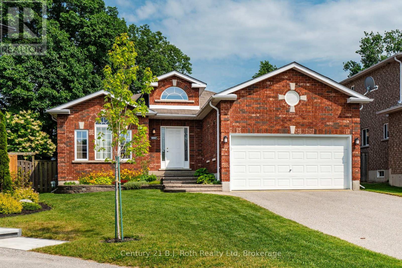Photo 17 of 997 Whitney Crescent, Midland ON