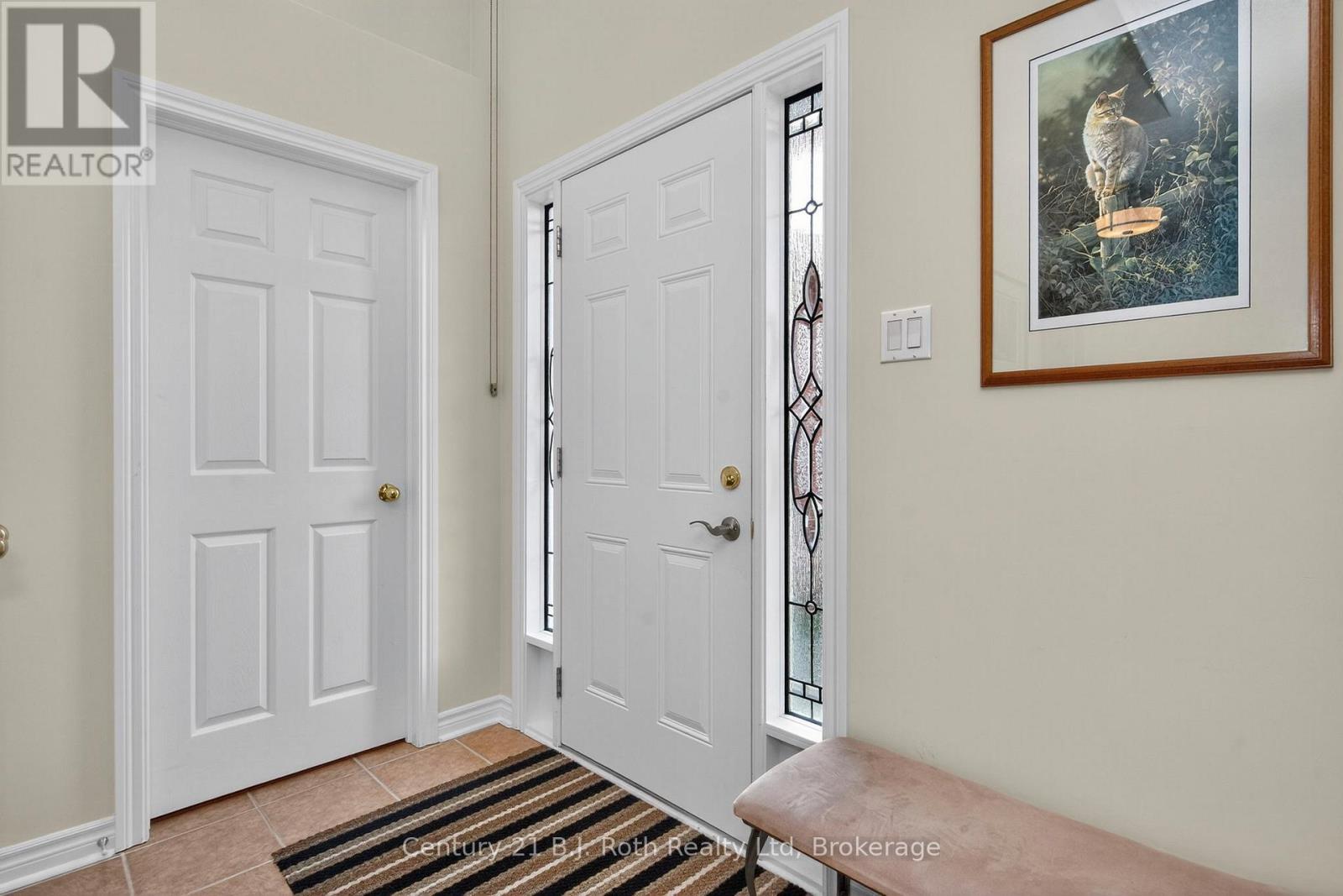 Photo 11 of 997 Whitney Crescent, Midland ON