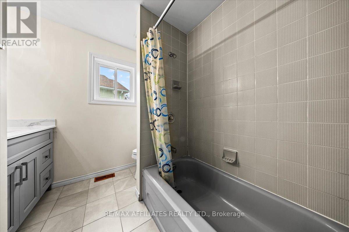 Photo 29 of 1293 Parc Du Village Road, Ottawa ON