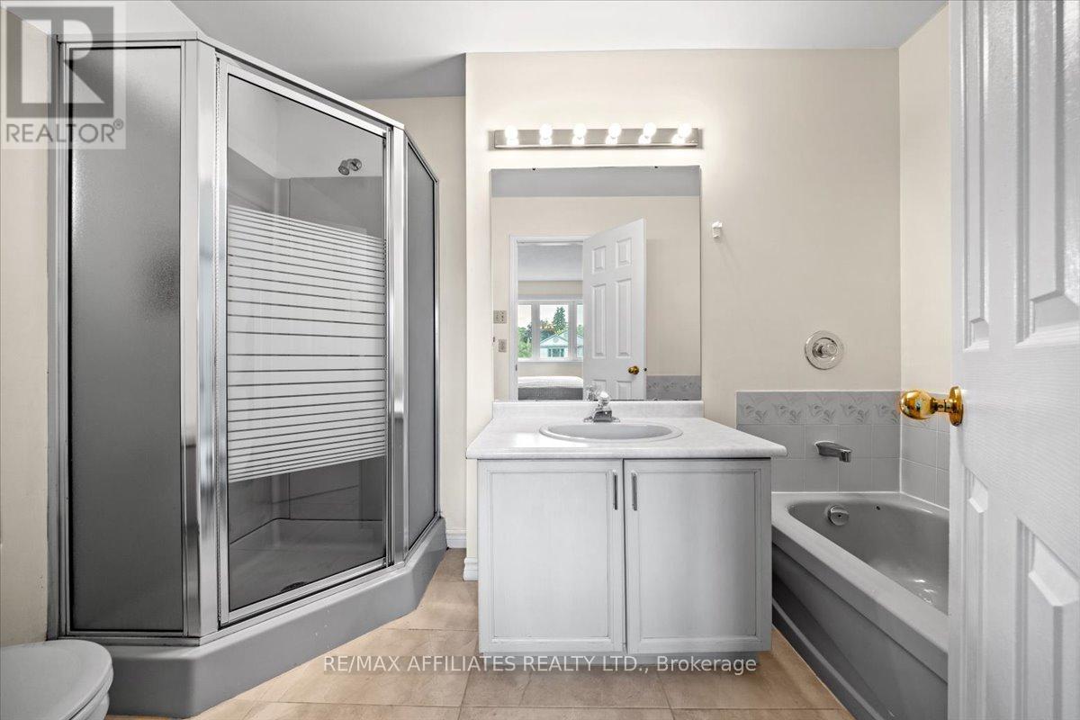 Photo 18 of 1293 Parc Du Village Road, Ottawa ON