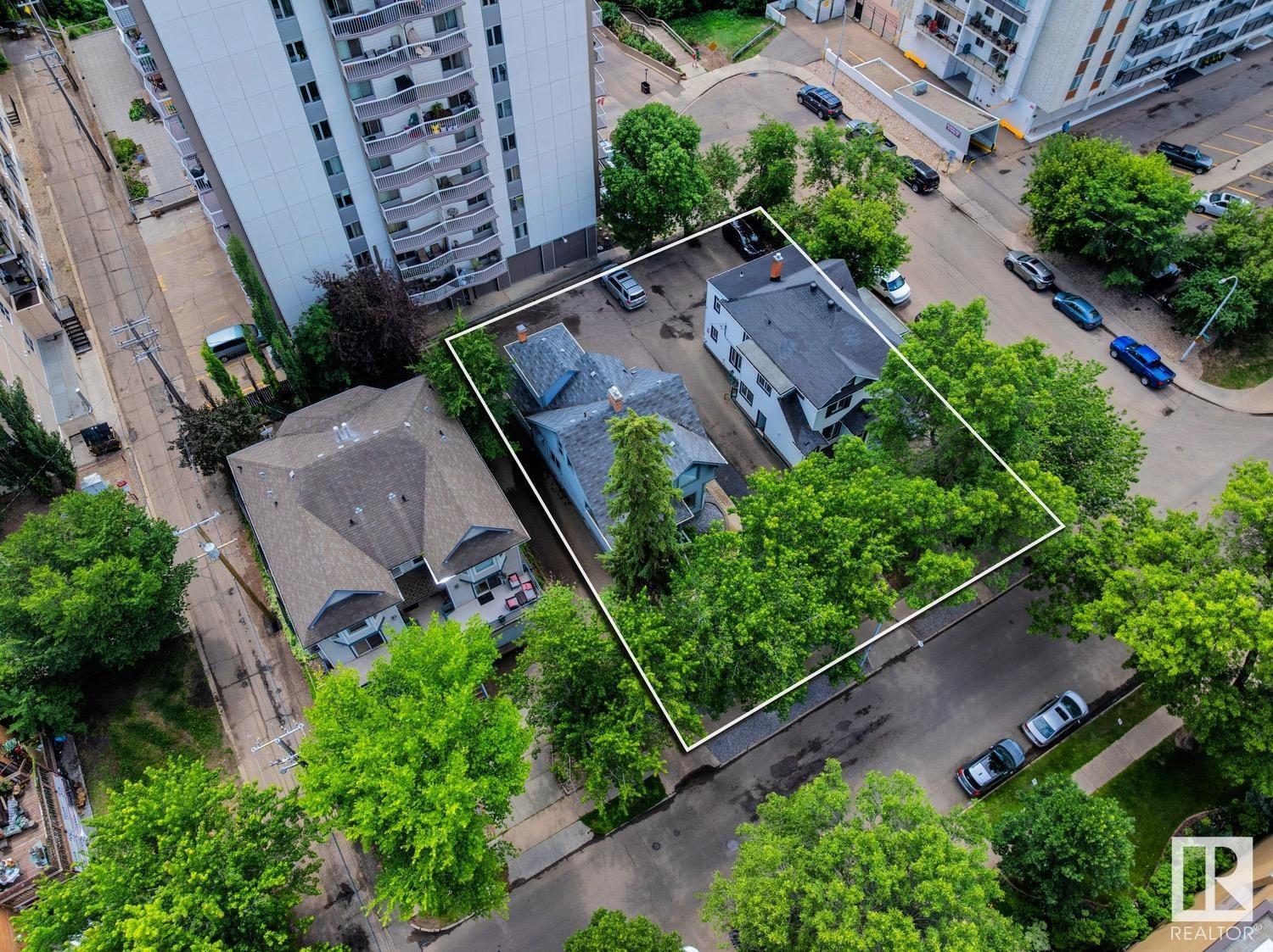 Photo 4 of 11223 99 Av Nw, Edmonton AB