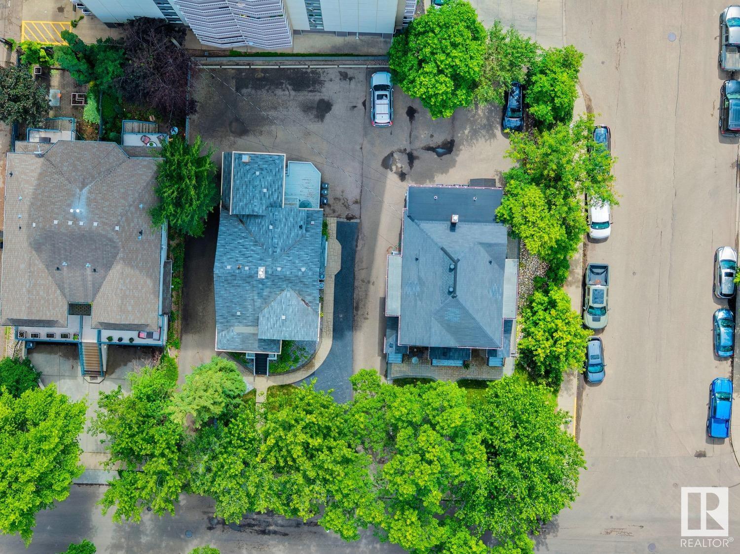 Photo 8 of 11229 99 Av Nw, Edmonton AB