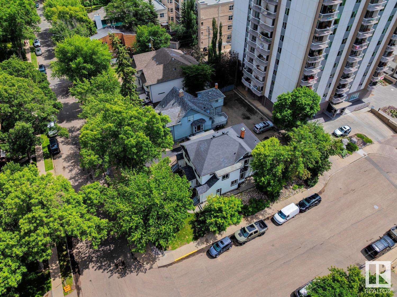 Photo 9 of 11229 99 Av Nw, Edmonton AB