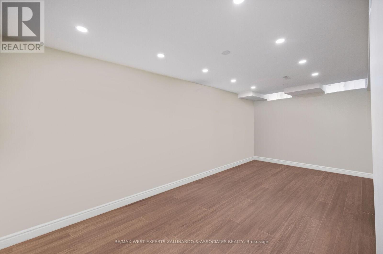 Single Family House for Sale in  WALLACE DRIVE Barrie (Northwest) 