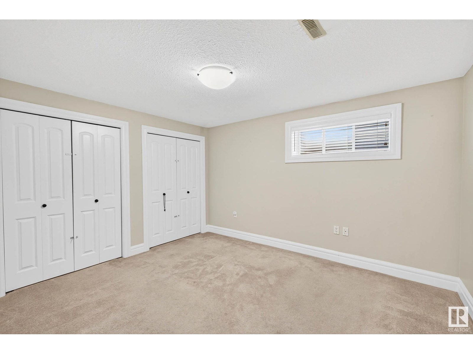 Photo 12 of 4224 157 Av Nw, Edmonton AB