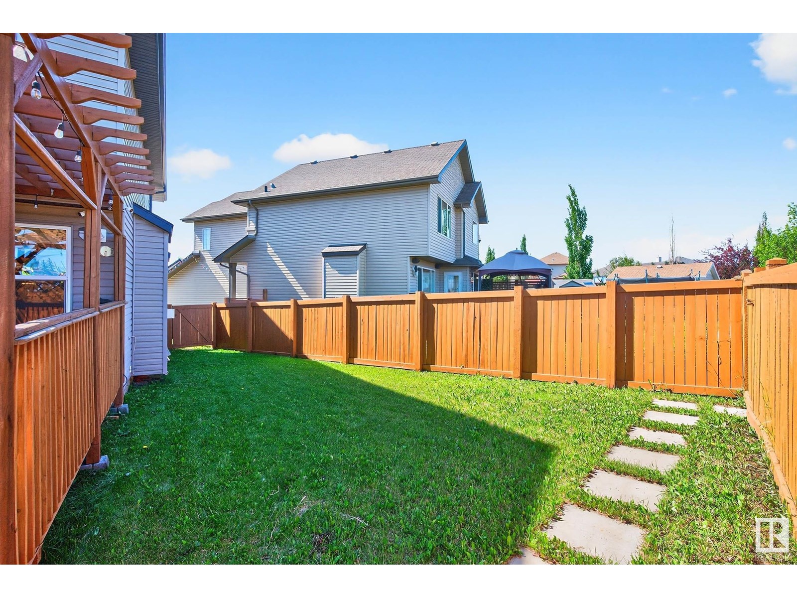 Photo 11 of 4224 157 Av Nw, Edmonton AB