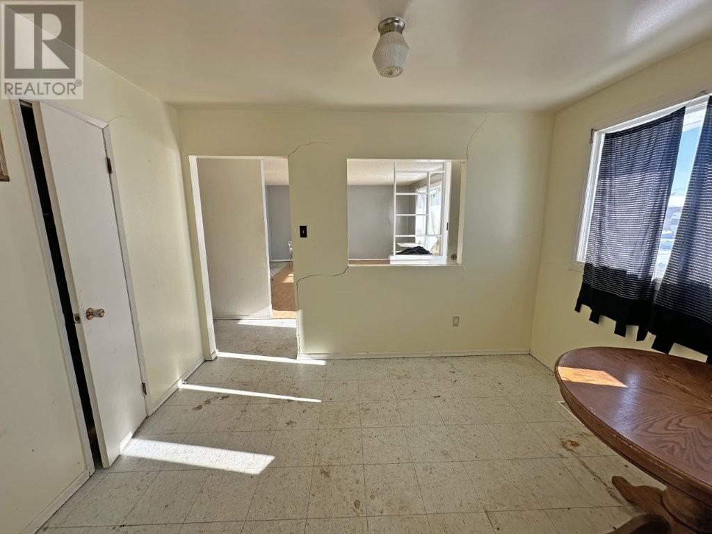 Photo 8 of 124 Highland Crescent, Nakina ON