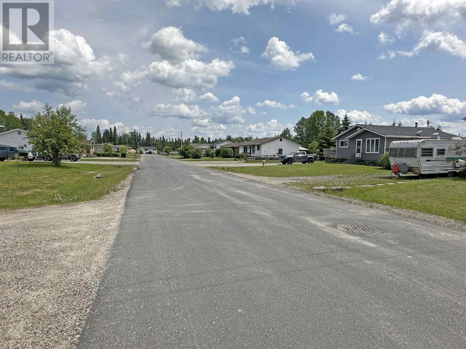 Photo 34 of 124 Highland Crescent, Nakina ON