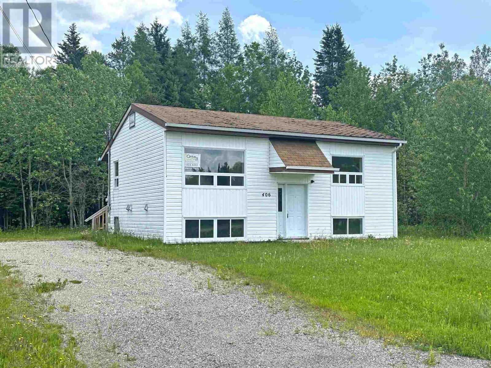 Photo 2 of 406 Mackie Dr, Nakina ON