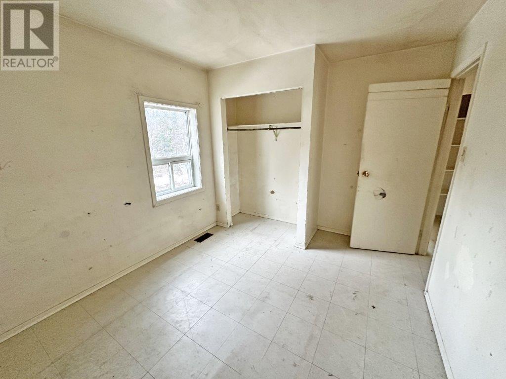 Photo 19 of 406 Mackie Dr, Nakina ON