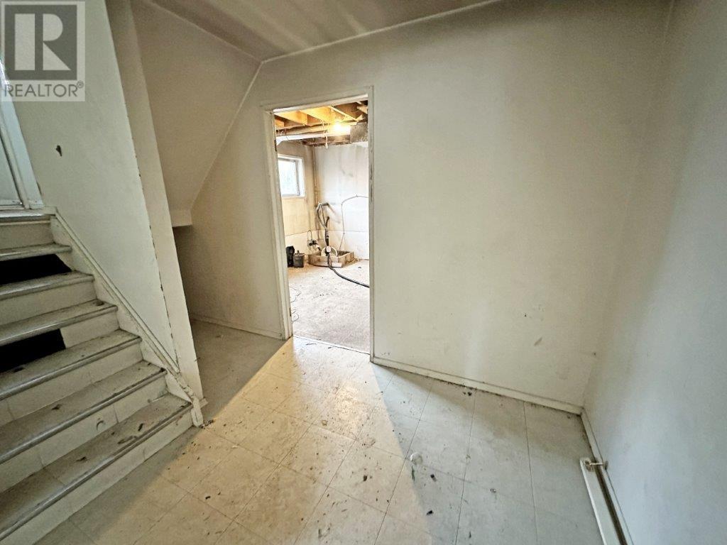 Photo 22 of 406 Mackie Dr, Nakina ON