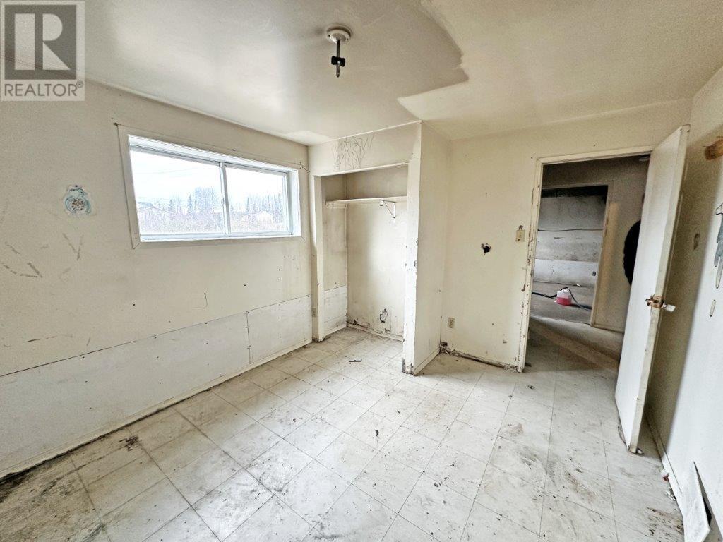 Photo 25 of 406 Mackie Dr, Nakina ON