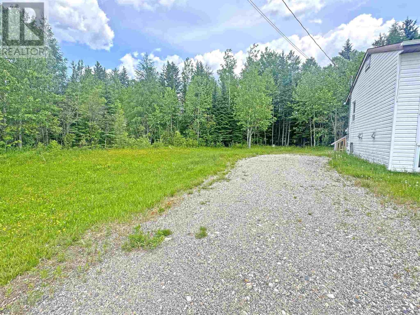 Photo 40 of 406 Mackie Dr, Nakina ON