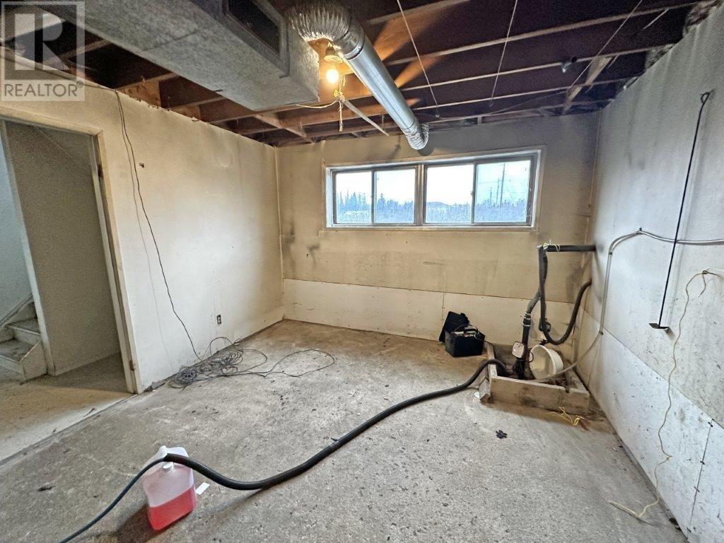 Photo 27 of 406 Mackie Dr, Nakina ON