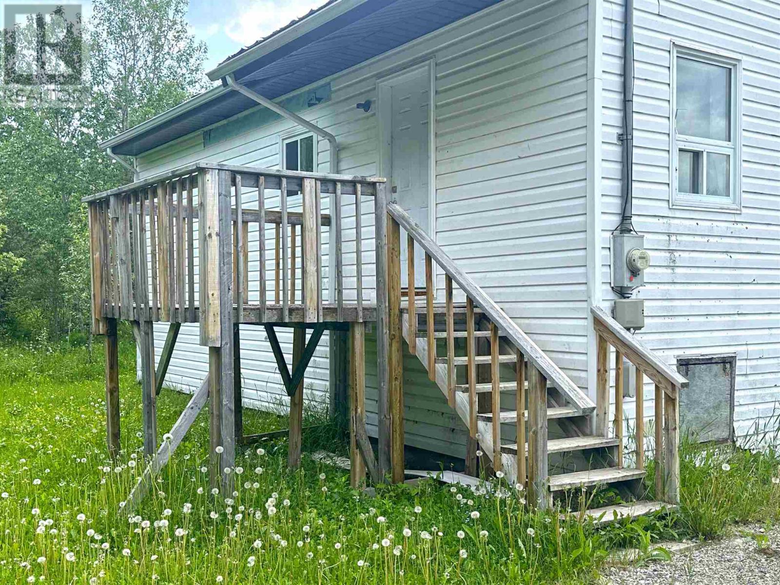 Photo 38 of 406 Mackie Dr, Nakina ON