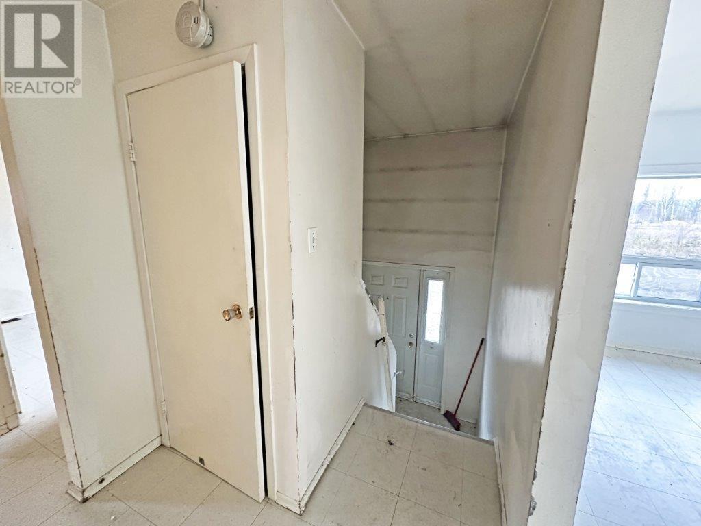 Photo 4 of 406 Mackie Dr, Nakina ON
