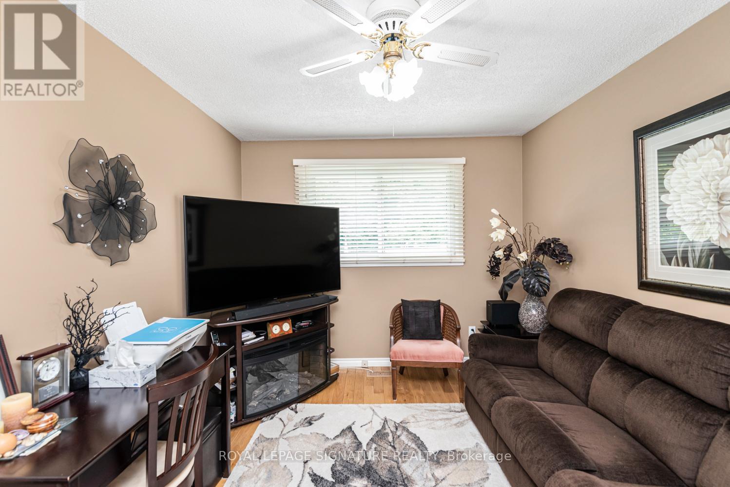 Photo 7 of 55 Hanover Place, Hamilton ON