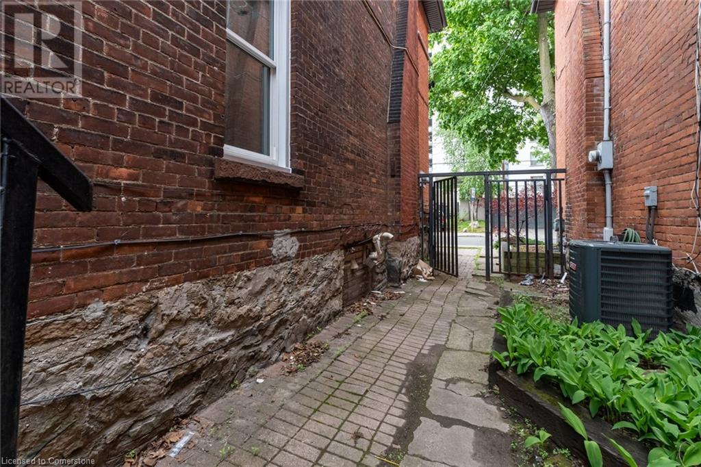 Photo 25 of 55 Young Street, Hamilton ON