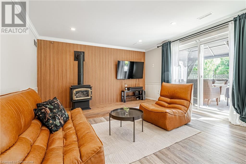 Photo 36 of 6 Iris Court, Carlisle ON