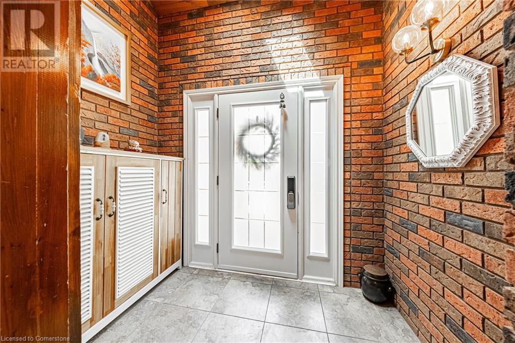 Photo 9 of 6 Iris Court, Carlisle ON