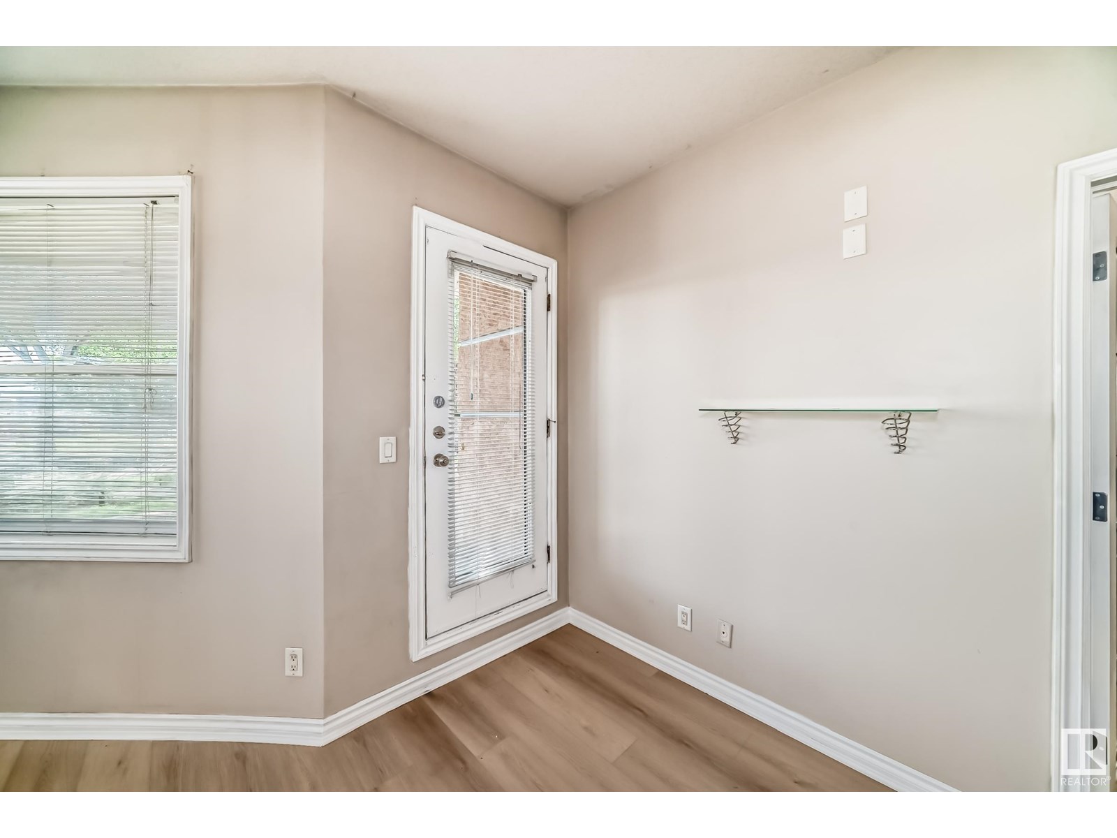 Photo 1 of 101 10346 117 St Nw, Edmonton AB