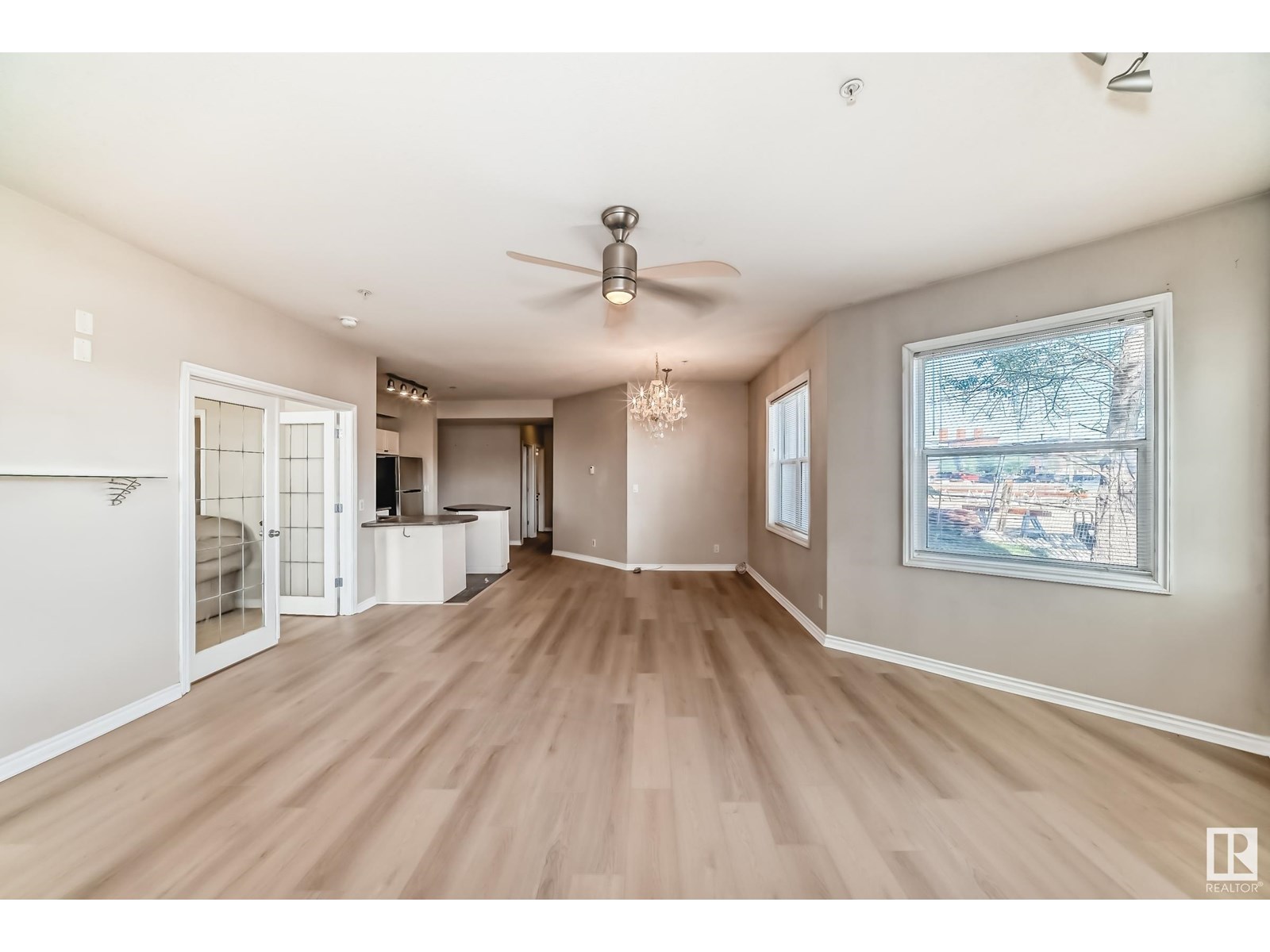 Photo 45 of 101 10346 117 St Nw, Edmonton AB