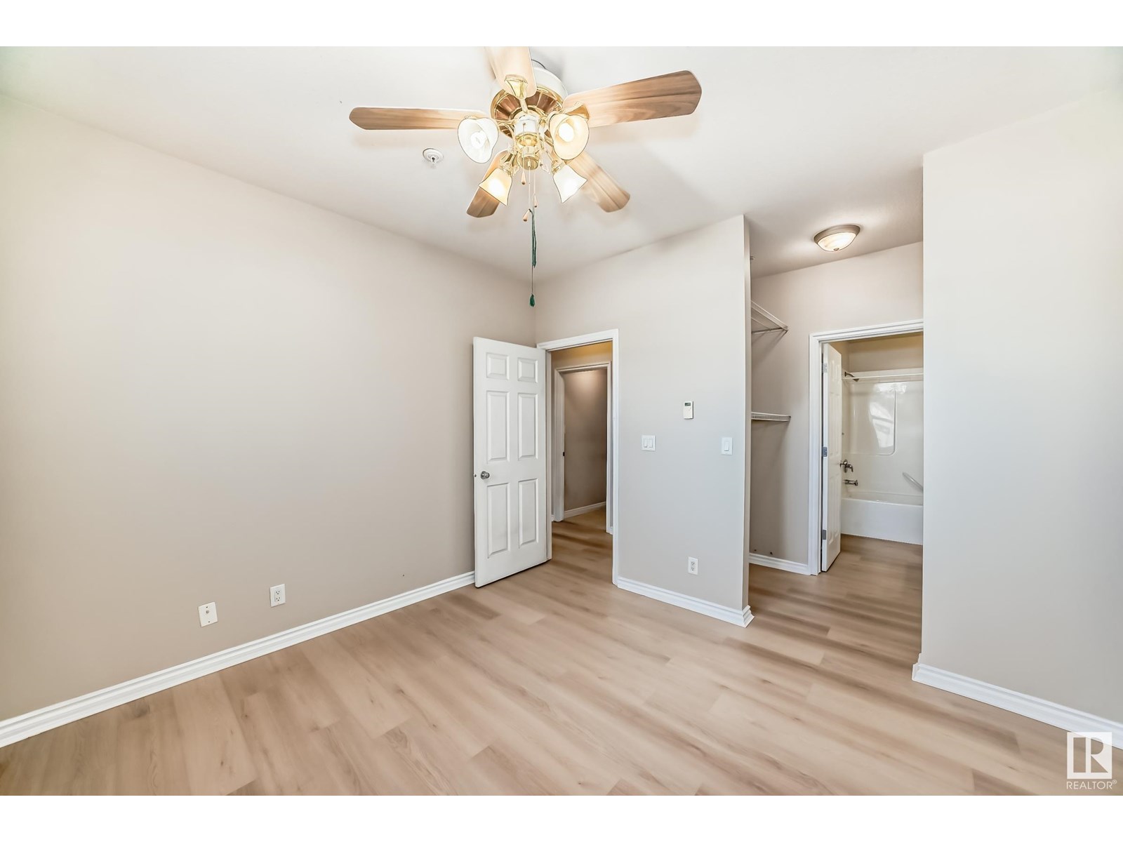 Photo 42 of 101 10346 117 St Nw, Edmonton AB
