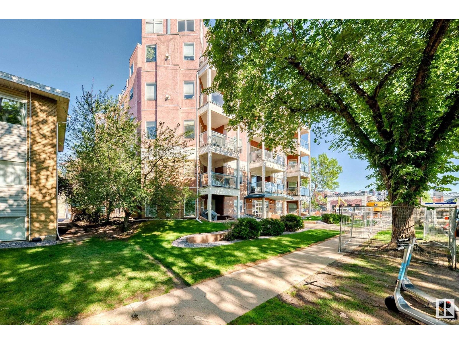 Photo 46 of 101 10346 117 St Nw, Edmonton AB