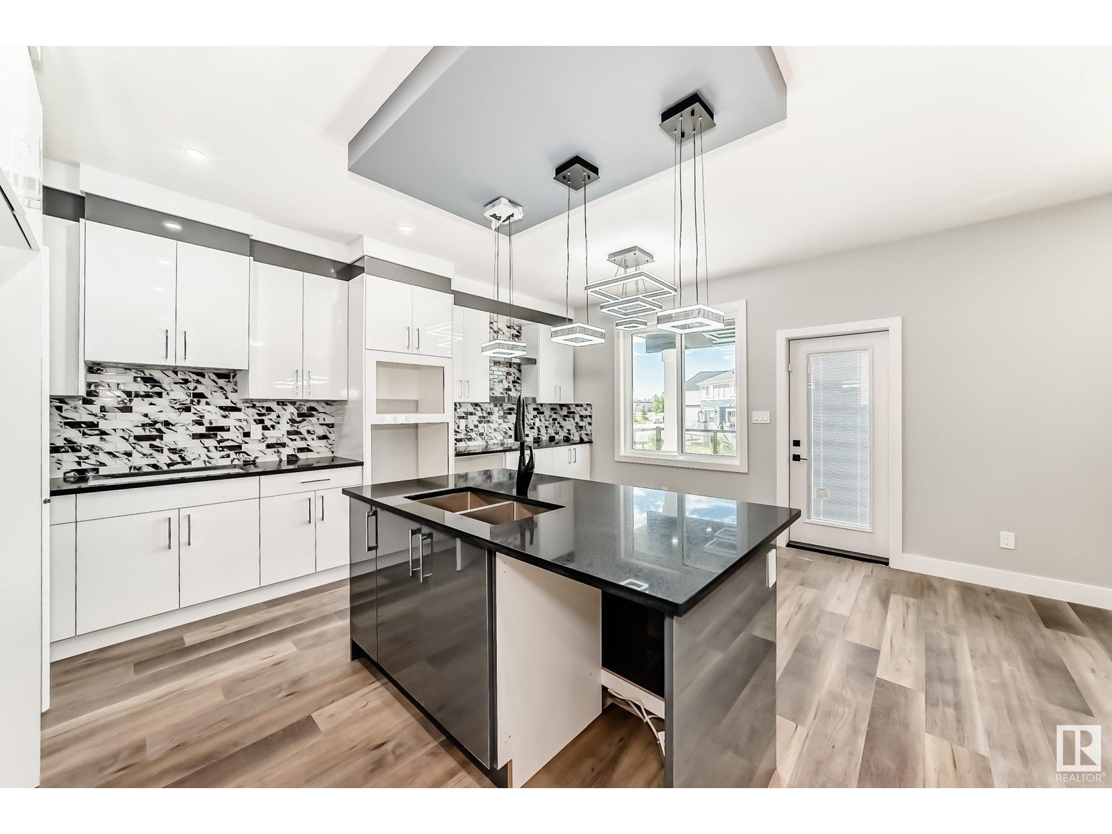 Photo 9 of 128 Edgewater Ci, Leduc AB