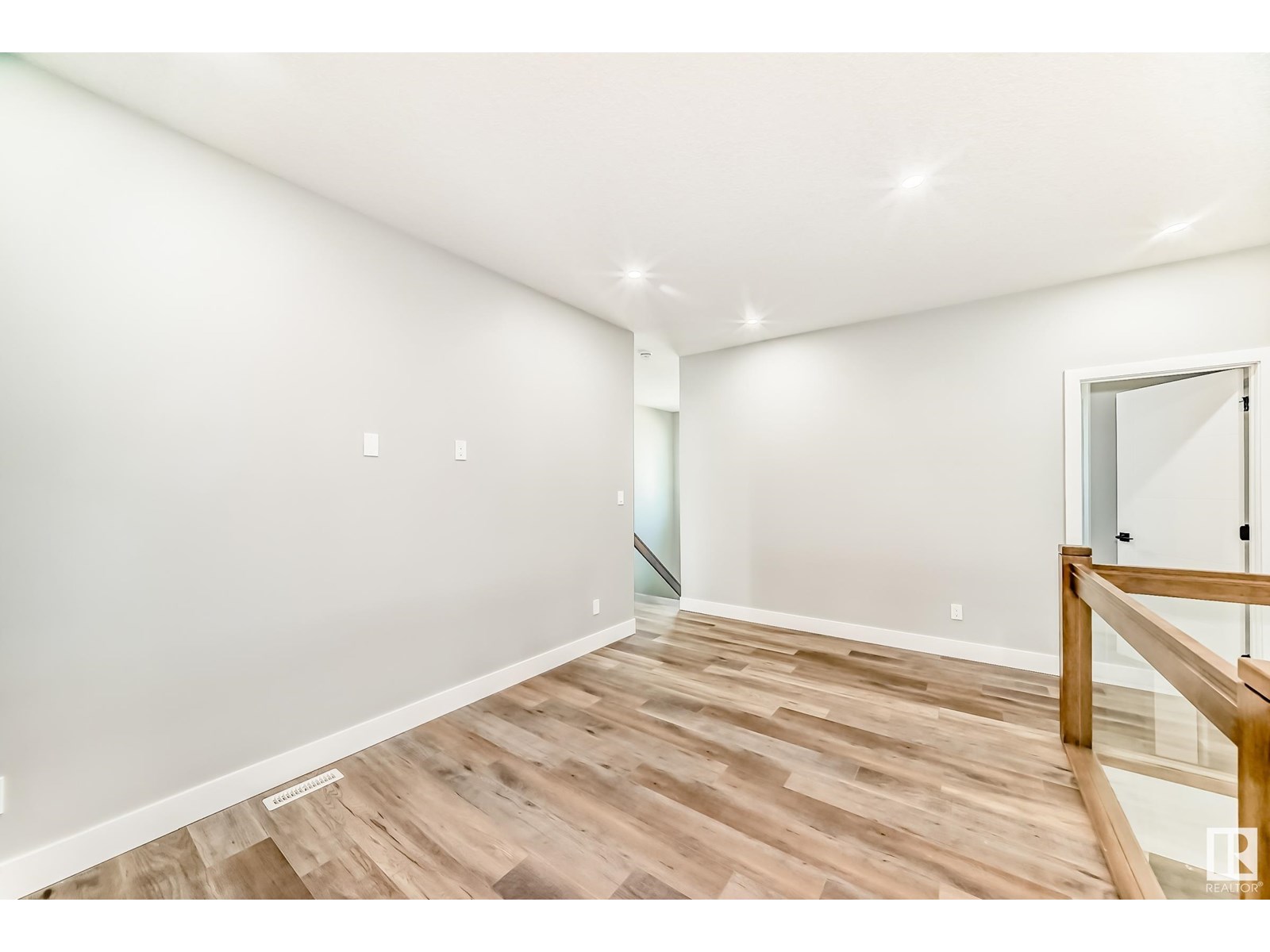Photo 3 of 128 Edgewater Ci, Leduc AB